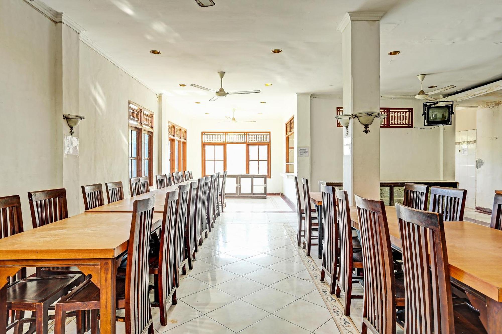 Hotel Oyo Collection O 91125 Puri Dewa Bharata à Jimbaran Extérieur photo