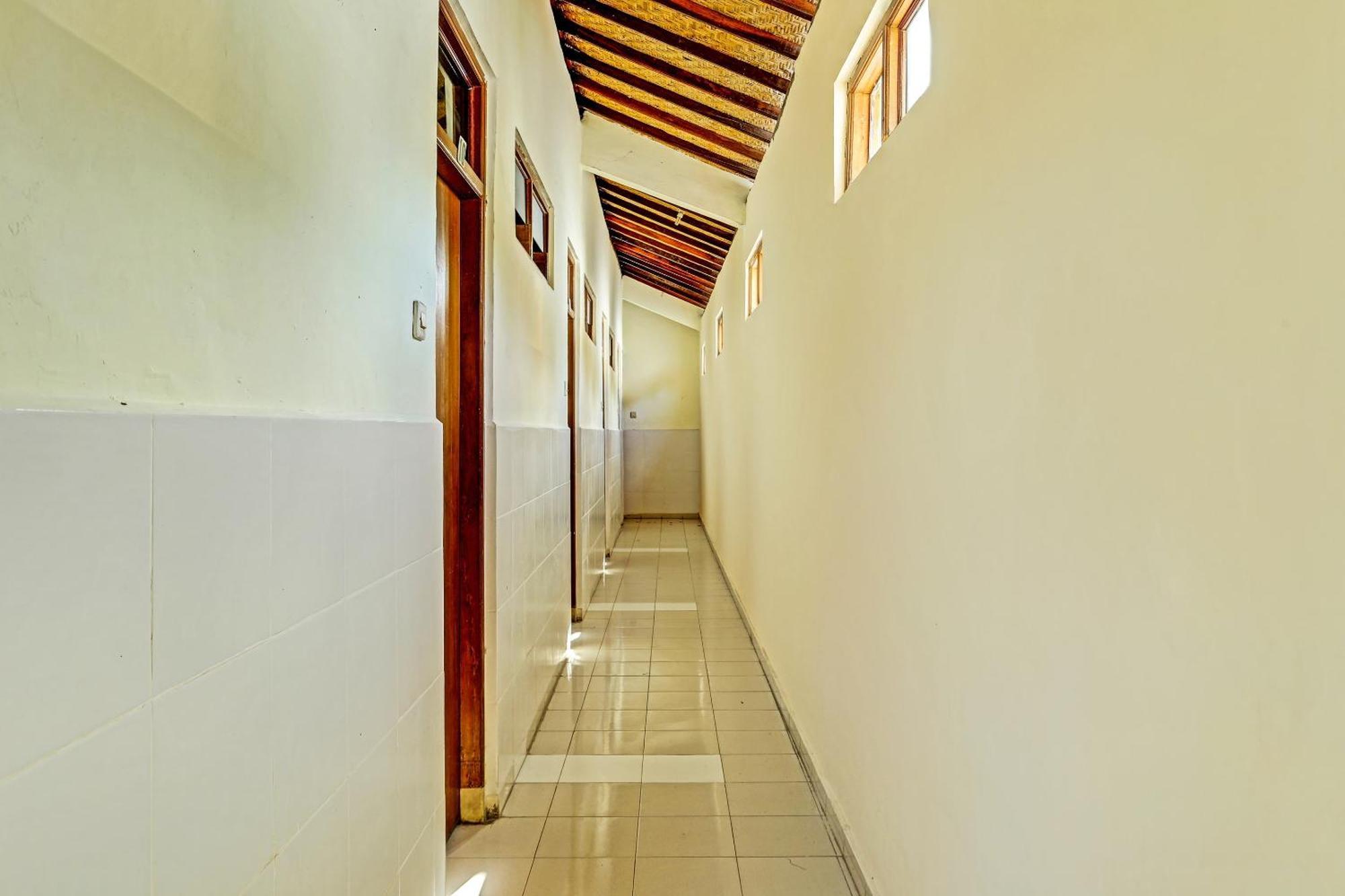 Hotel Oyo Collection O 91125 Puri Dewa Bharata à Jimbaran Extérieur photo